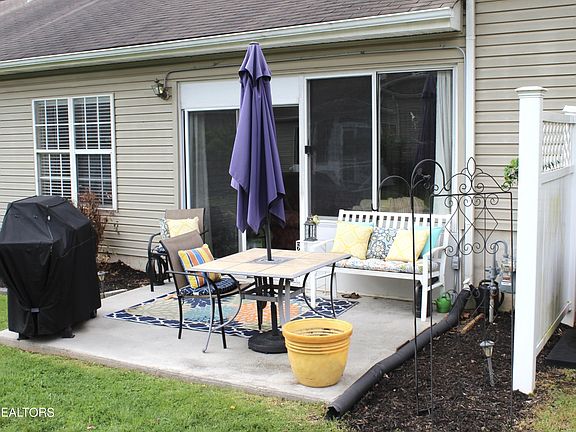 3rd image of 1564 Ellery Ln