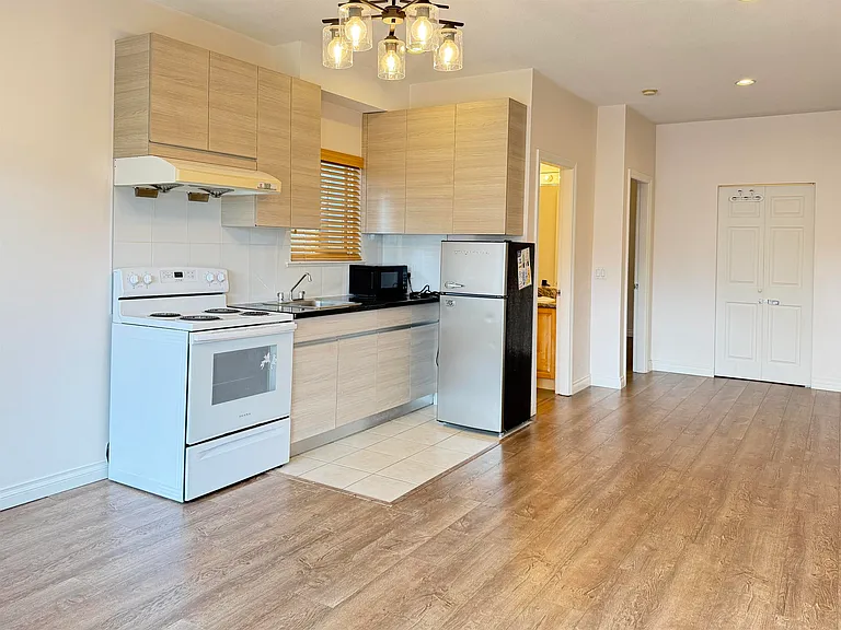 6952 Curtis St — Photo 1