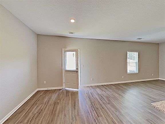 2nd image of 4894 Bridle Path