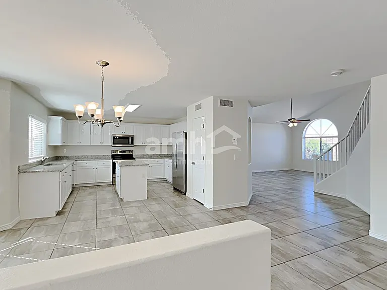 11173 W Madeline Christian Ave — Photo 4