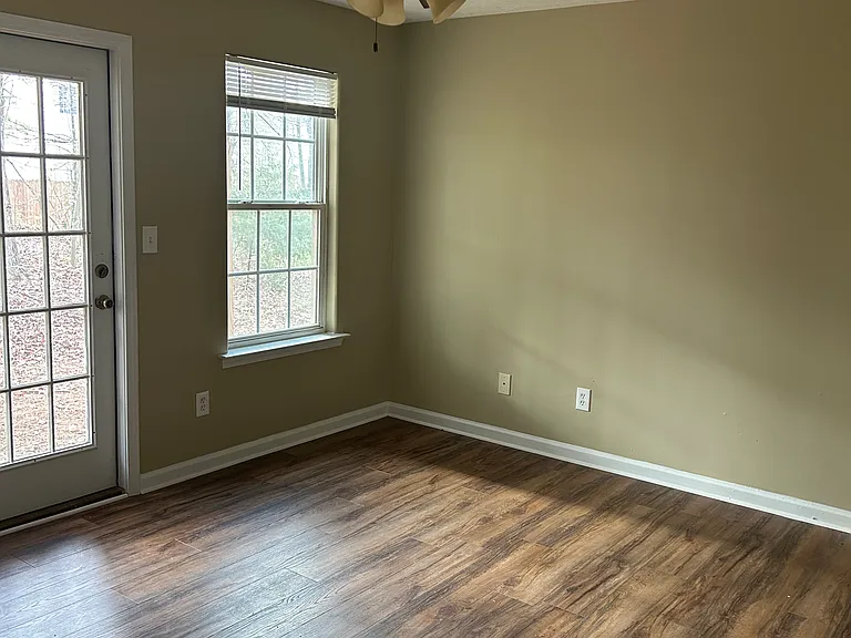 270 Summit View Dr — Photo 3