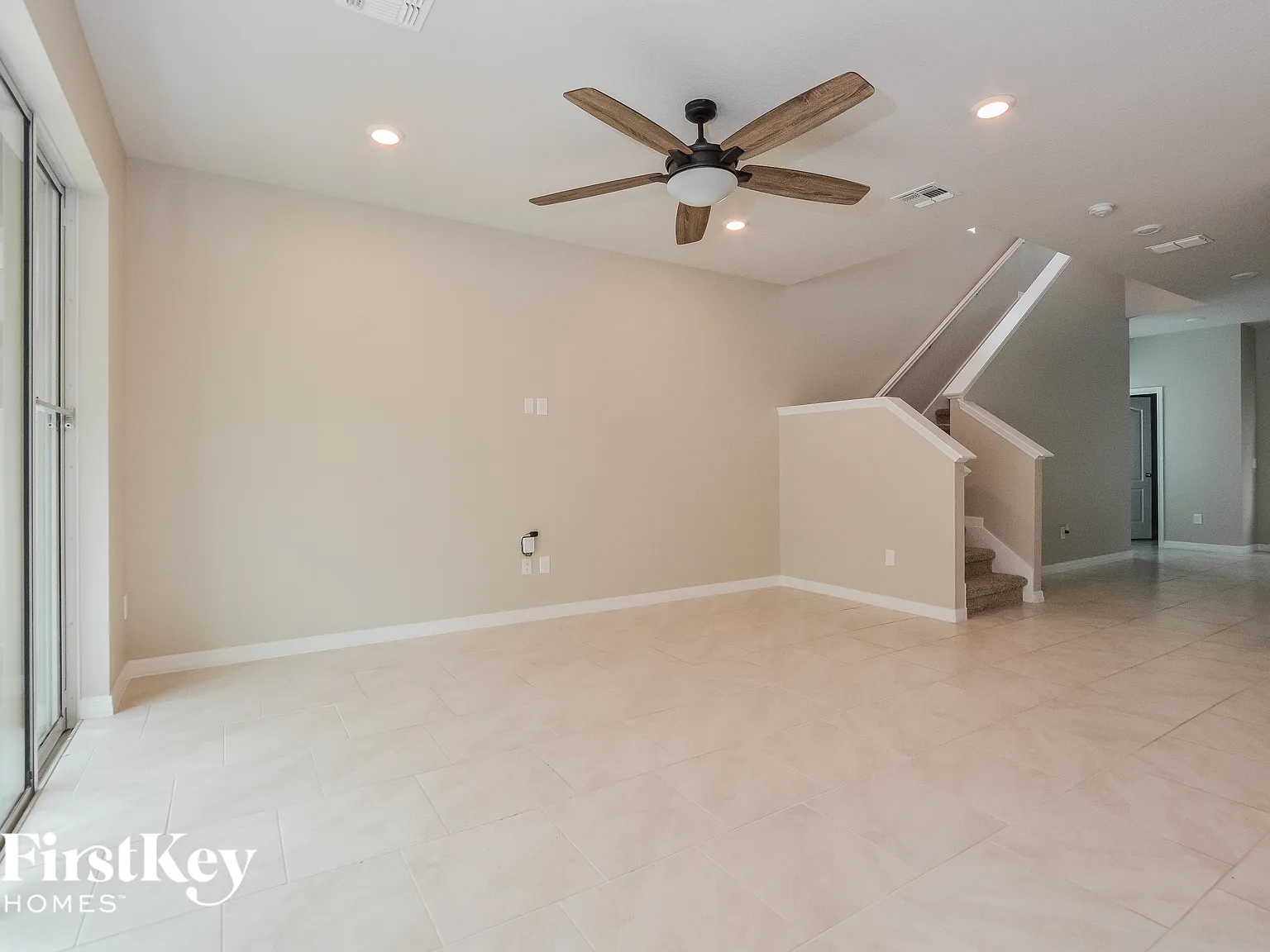 3 bed, 2.5 bath, 2240 sqft, $3,550 — Photo 2