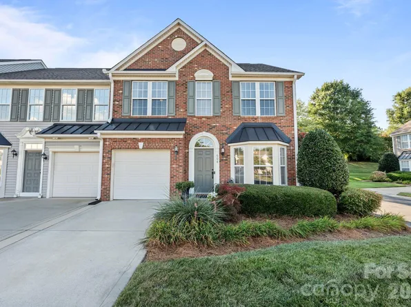 608 Bayou Cir, Clover, SC 29710