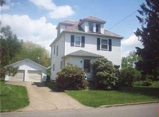 407 Hoon Ave, Farrell, PA 16121