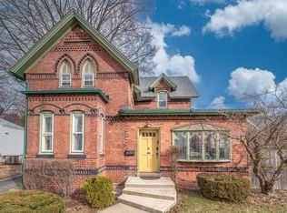 13 Finn St, Northampton, MA 01060