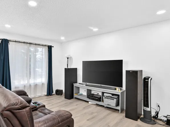 14240 23rd St NW, Edmonton, AB T5Y 1E8