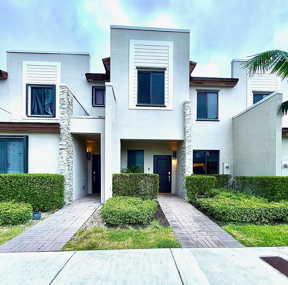 3 bed, 2.5 bath, 1485 sqft, $3,250 — Photo 1