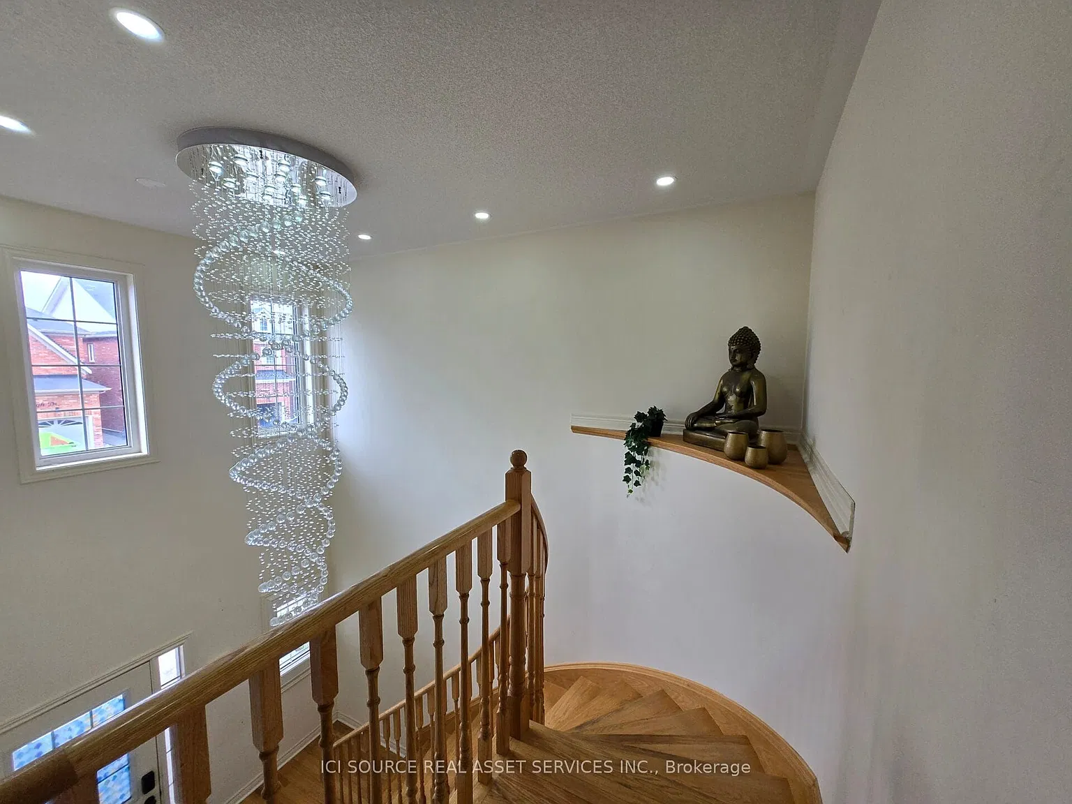 4 bed, $4,000 — Photo 2