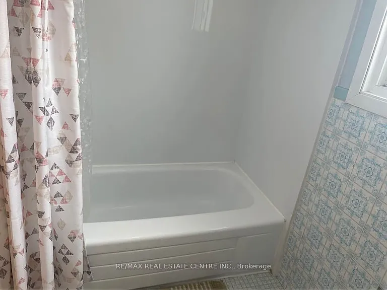 38 Pleasantview Ave — Photo 11