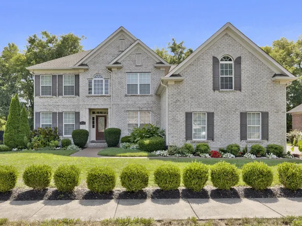 2733 Avington Ct, Murfreesboro, TN 37128