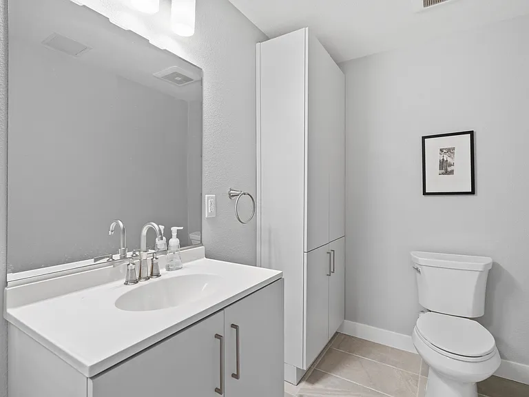 1048 Monroe St #321 — Photo 9
