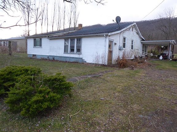 2nd image of 1048 N Railroad St