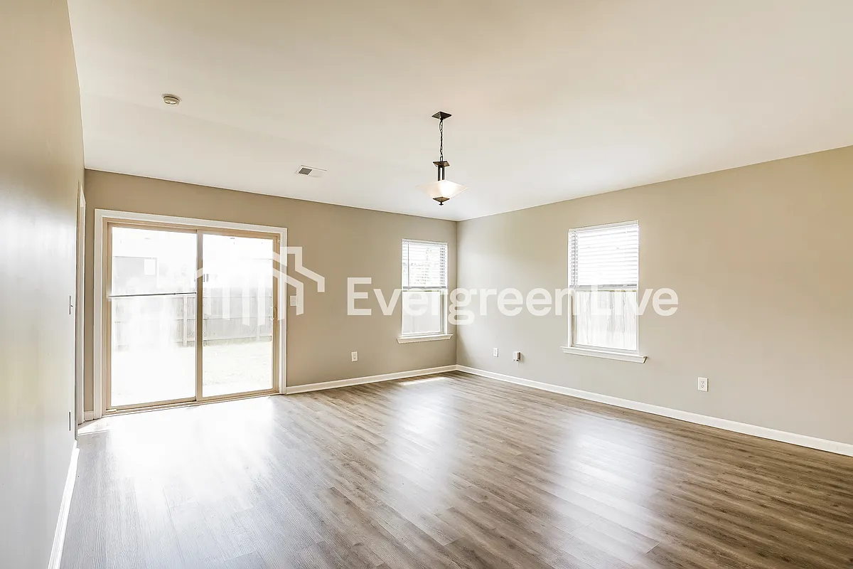 Building Photo - 12602 Downing Dr