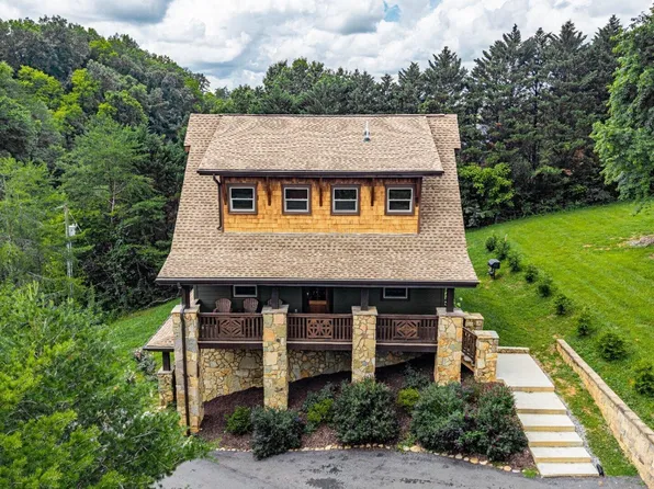 615 Rainbow Rd, Sevierville, TN 37862