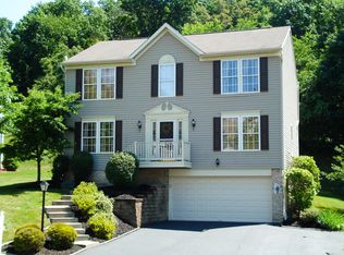107 Snowcap Dr, Mars, PA 16046