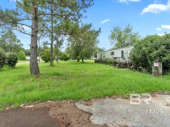 8296 Bennett Rd W, Grand Bay, AL 36541