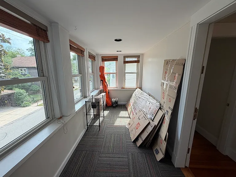 32-34 Chestnut St #32 — Photo 16