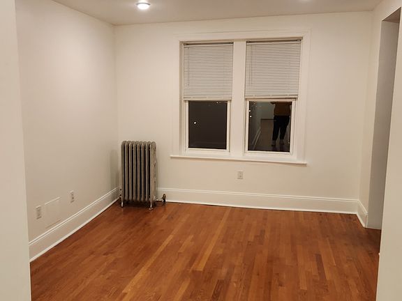 3rd image of 104 Glenwood Ave #504