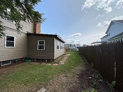 Back of house/fam rm
