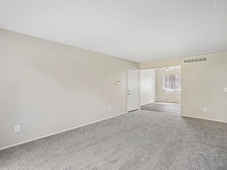 Rivercrest Apartments — Photo 82
