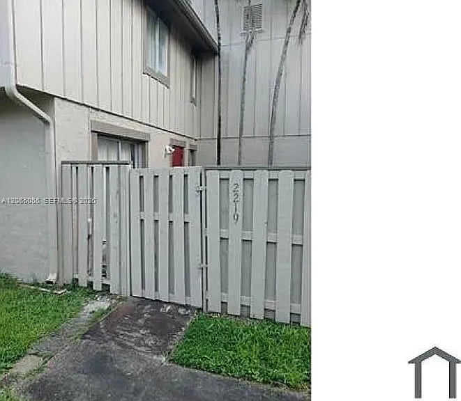 2219 NW 56th Ave #2-B — Photo 3