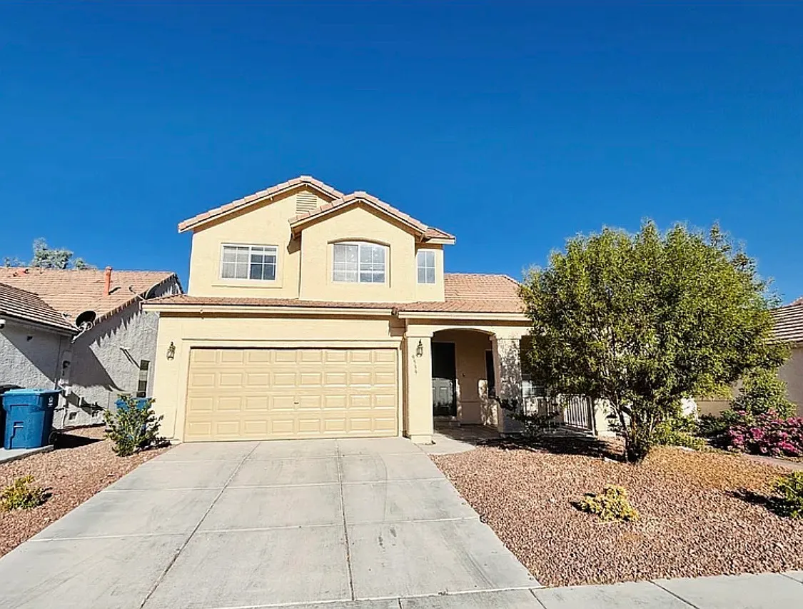 3 bed, 2.5 bath, 1445 sqft, $1,995 — Photo 1