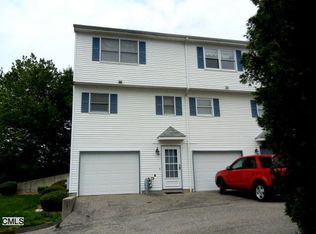 88 Commodore Cmns, Derby, CT 06418