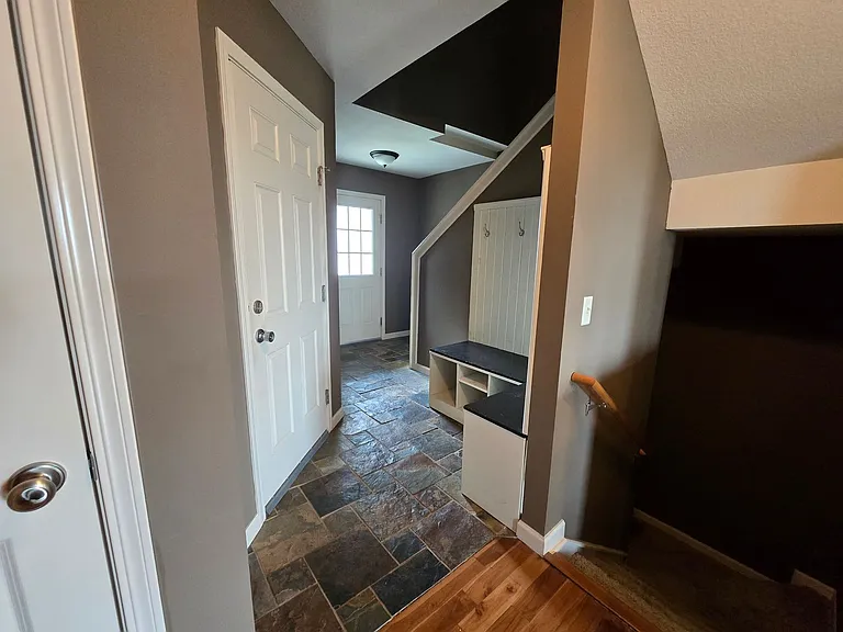 3526 Shepard Rd — Photo 2