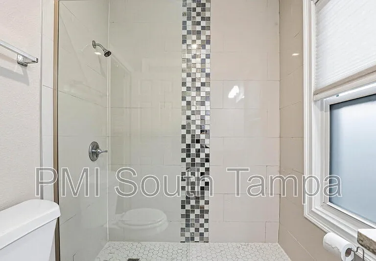 203 W Emma St — Photo 22