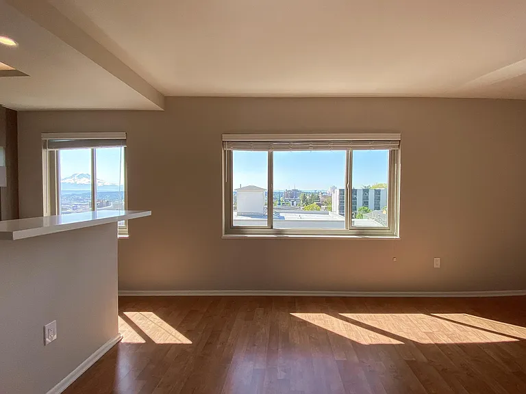 Park Tower Apartments — Photo 103