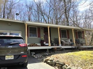 44 Greenhill Rd, Hamburg, NJ 07419