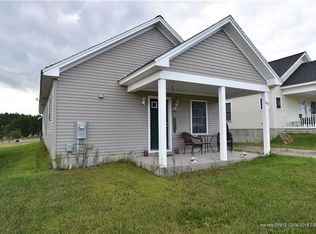 60 Village Cir, Augusta, ME 04330