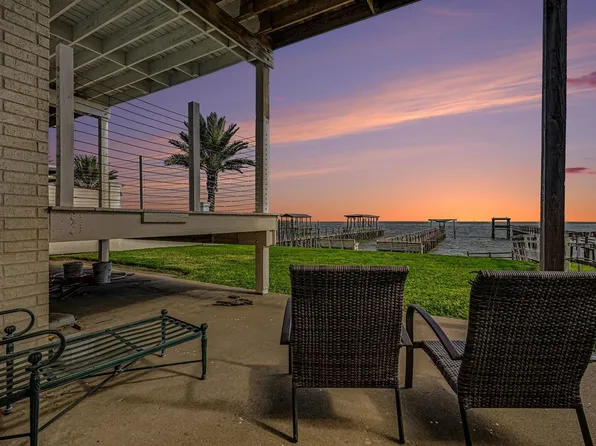 503 Bay Ave, Kemah, TX 77565