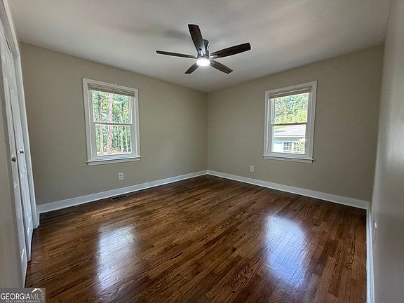 5th image of 897 Wanda Cir SW
