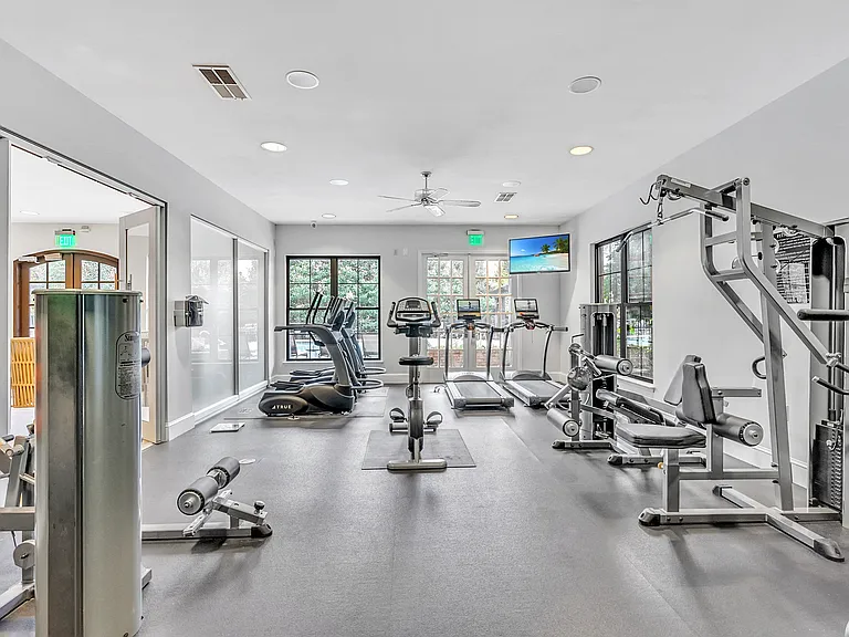 27 Station Ct — Photo 12