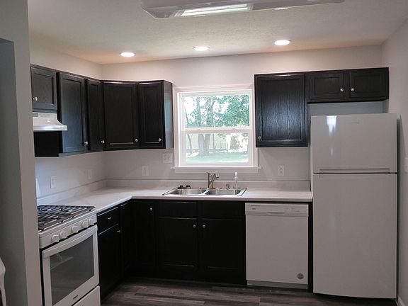 4th image of 811 North St