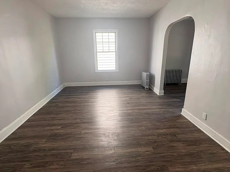 381 Leslie St #2 — Photo 4