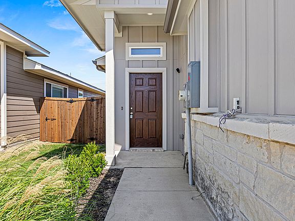 5th image of 617 Blackland Dr #617