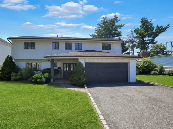 29 Toni Place, Plainview, NY 11803