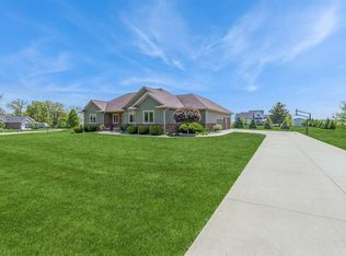 12667 Oakview Heights Dr, Story City, IA 50248
