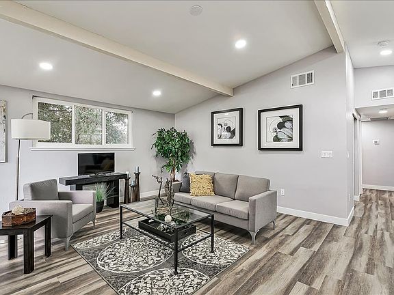 4th image of 2521 Landwood Way