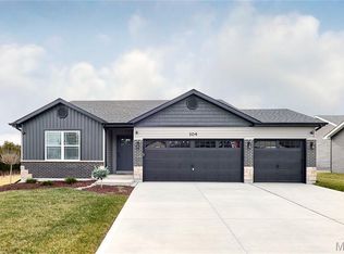 28723 Woodland Heights Dr, Warrenton, MO 63383