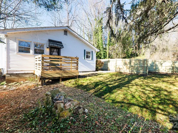 20 Cardinal Ridge Dr, Asheville, NC 28805