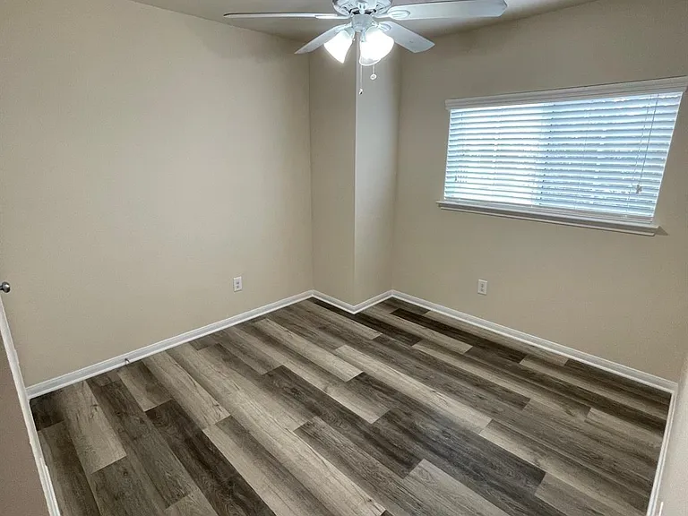 1755 Nichole Woods Dr — Photo 18