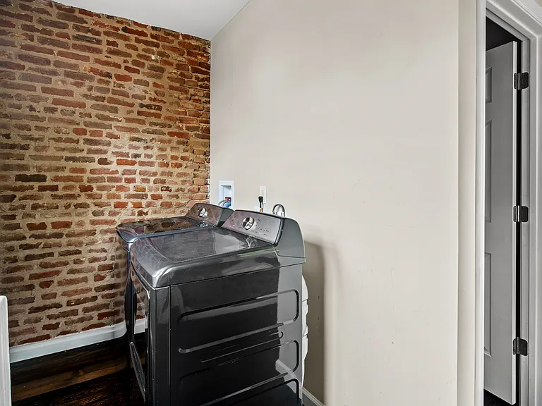 127 Seville St — Photo 15