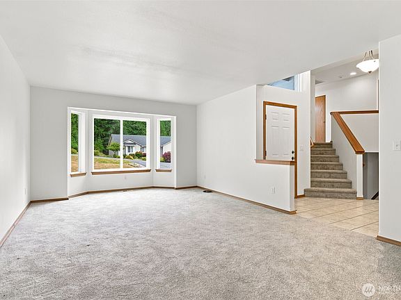 5th image of 12718 131st Street NW