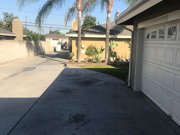 One Lot two Homes