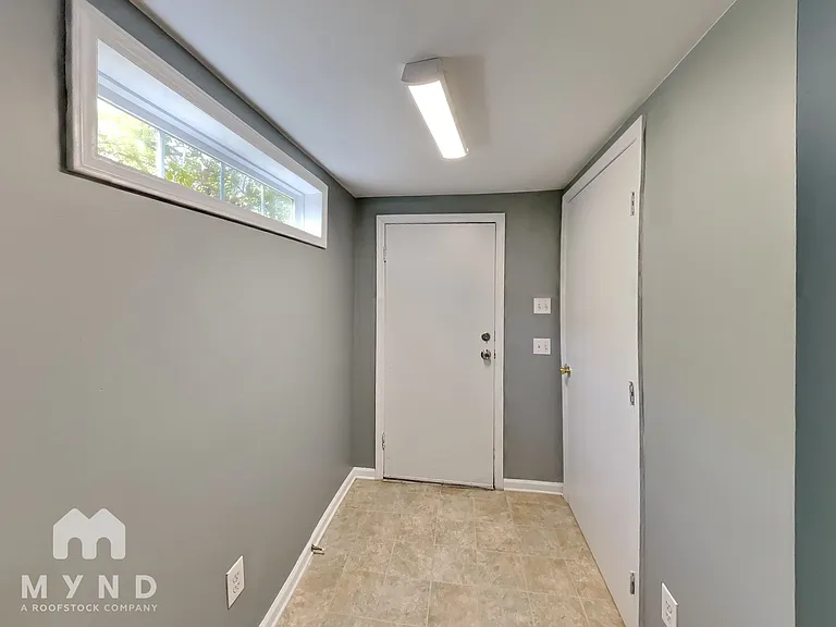 511 N Taylor St — Photo 10