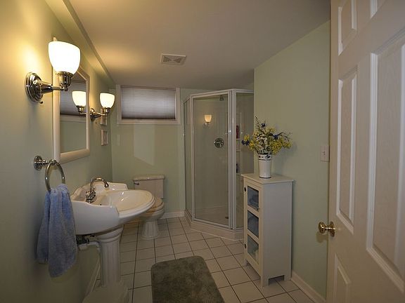 5th image of 1511 Parkfield Ct