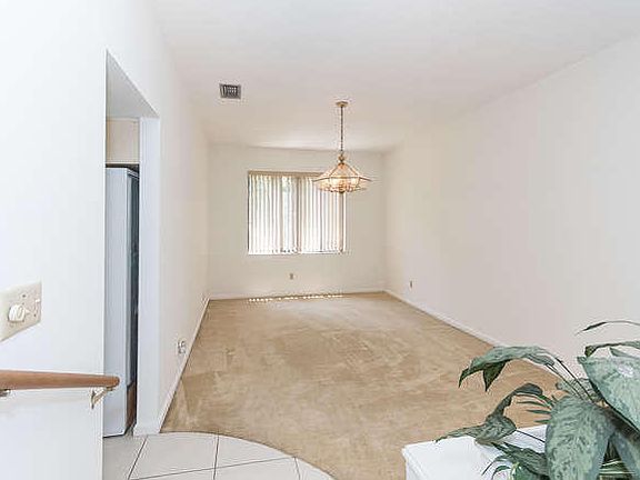 4th image of 2504 SW 23rd Cranbrook Dr